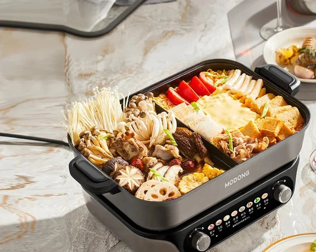 Dělený elektrický hotpot s nepřilnavou vložkou, objem 8L