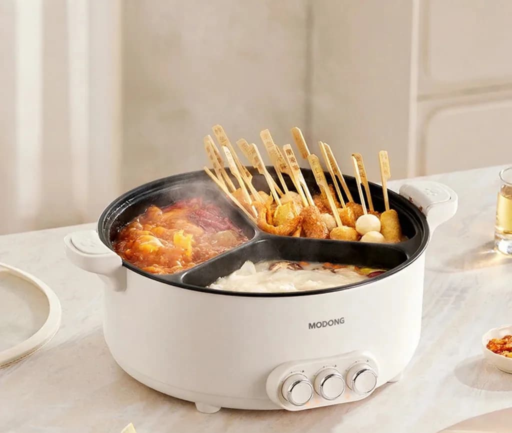 Elektrický hot pot s přepážkou, 5.6L/8L, 220V