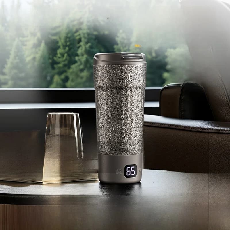 Přenosný titanový elektrický ohřívací hrnek 400 ml s displejem teploty