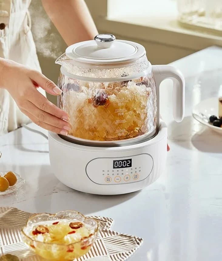 Elektrická skleněná konvice s termostatickým udržováním teploty