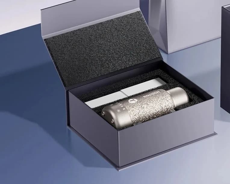 Přenosný titanový elektrický ohřívací hrnek, 1 l, duální napájení, udržování tepla