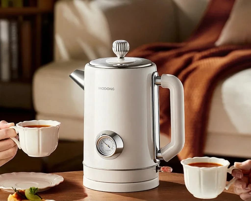 Rychlovarná konvice s automatickým vypnutím a udržováním teploty 1.8L