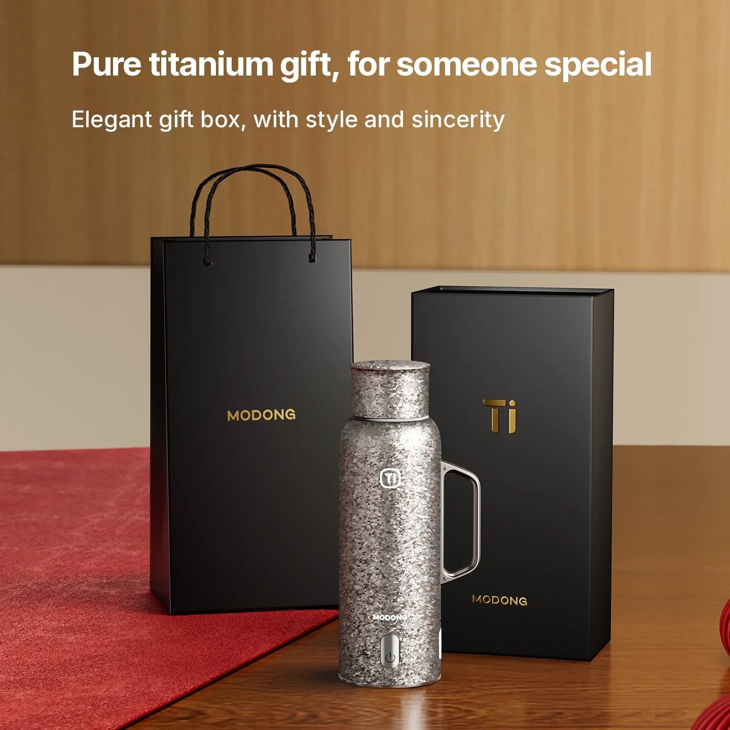 Izolační hrnek z čistého titanu s displejem teploty, 601-700ml