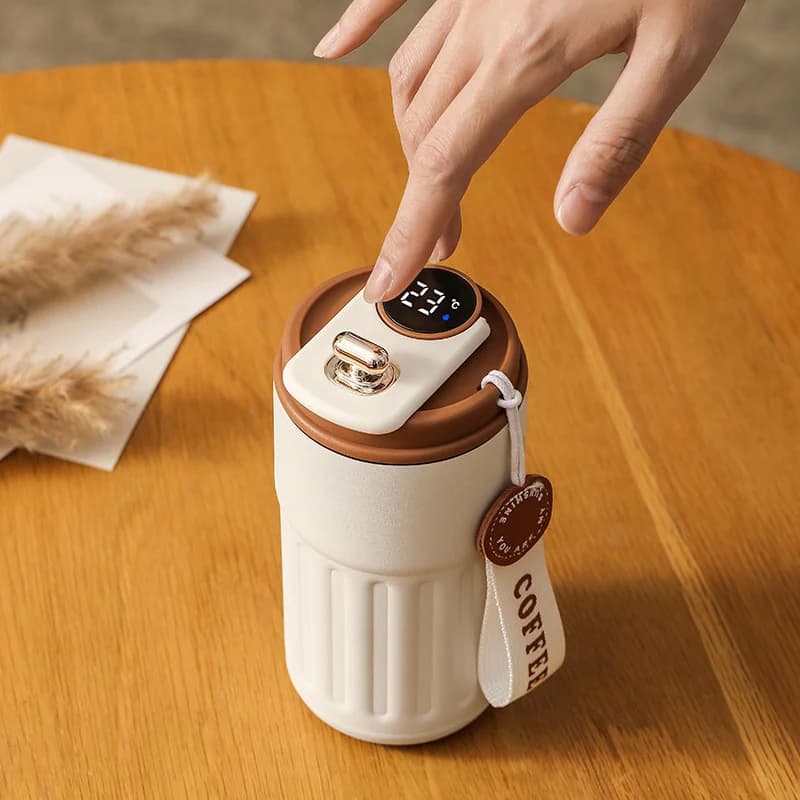450ml termohřnek s displejem teploty
